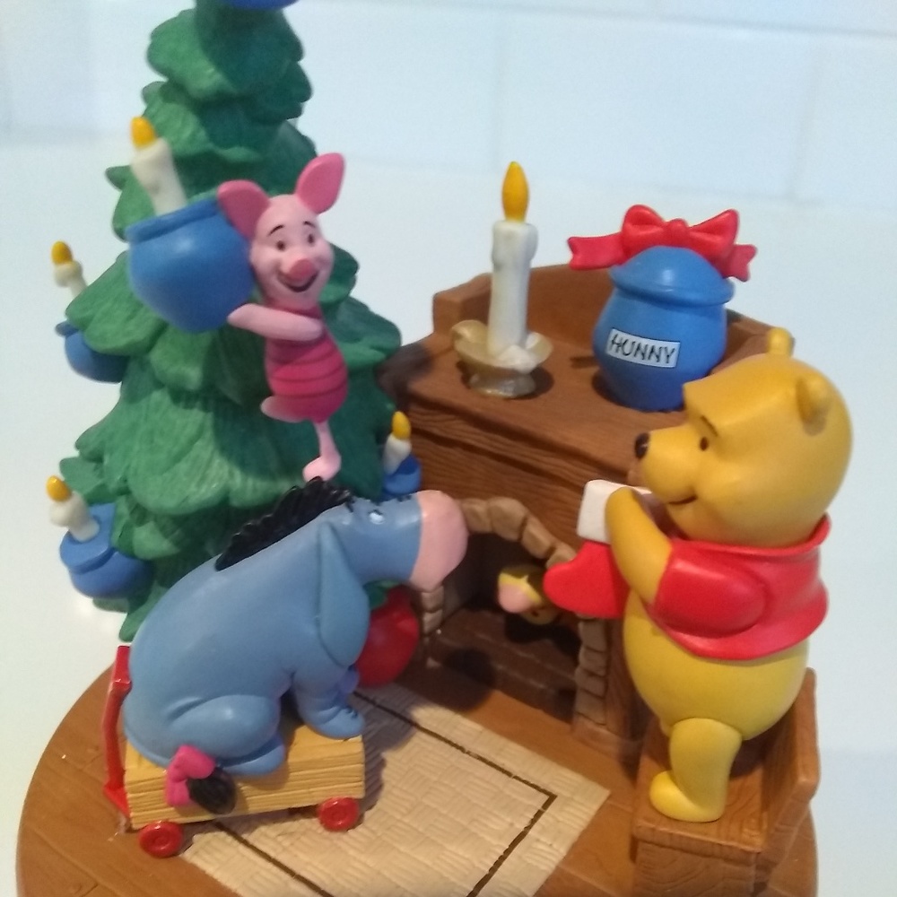 Hallmark Winnie The Pooh Getting Ready For Christmas Music Box Ornament